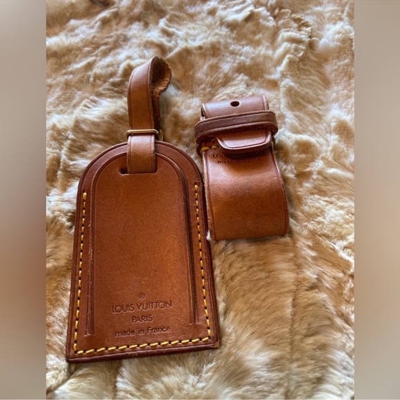 Authentic LV Luggage Tag - Picture 5 of 5